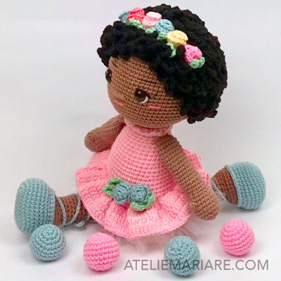 Imagem de uma Boneca MariaRê de Crochê