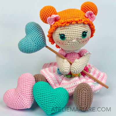Imagem de uma Boneca MariaRê de Crochê