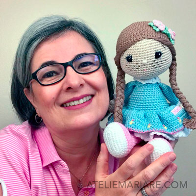 Imagem de uma Boneca MariaRê de Crochê